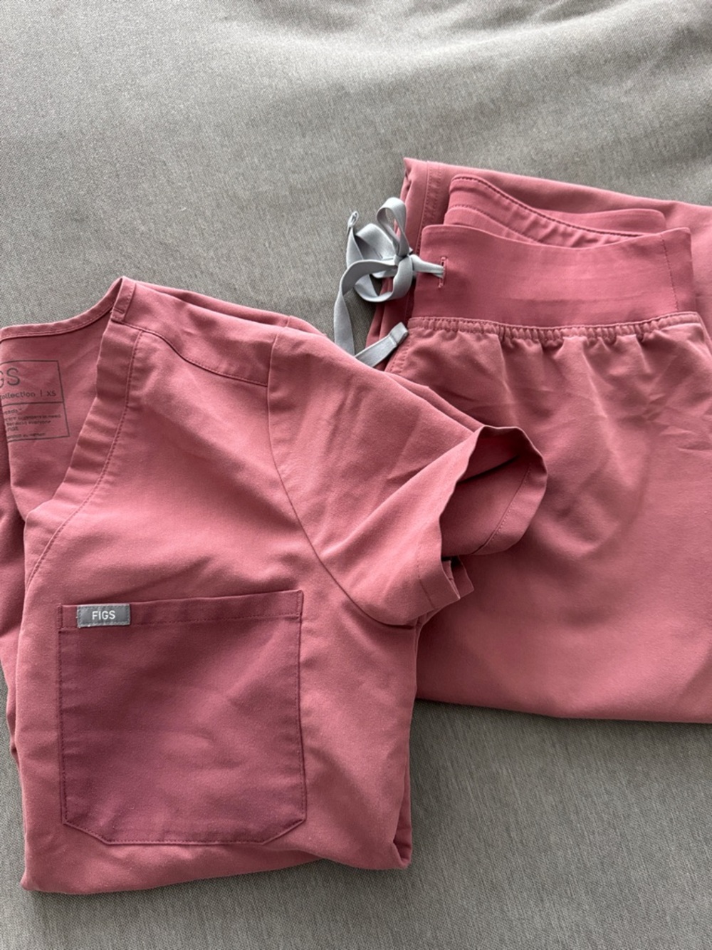 FIGS Women's Scrub Set in Mauve